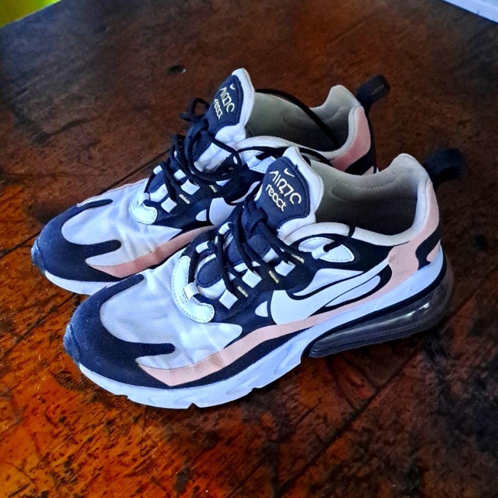 Nike air max 270 react light pink & black size 7.5